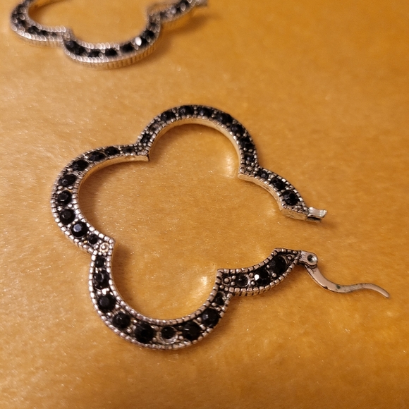 Earrings - Picture 2 of 4